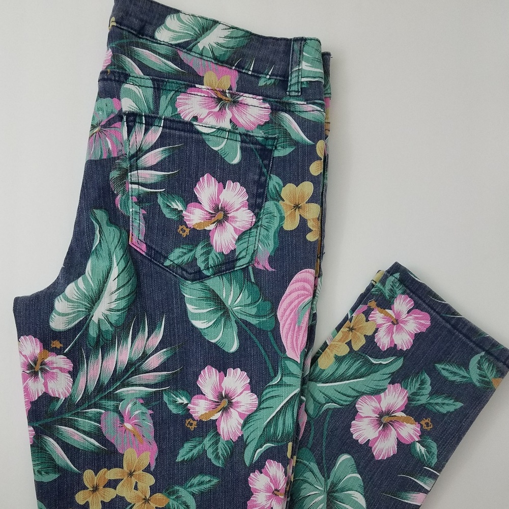 forever 21 floral print medium wash  jeans AB6